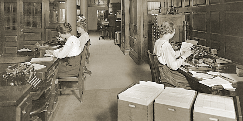 Typists in an old-fashioned office